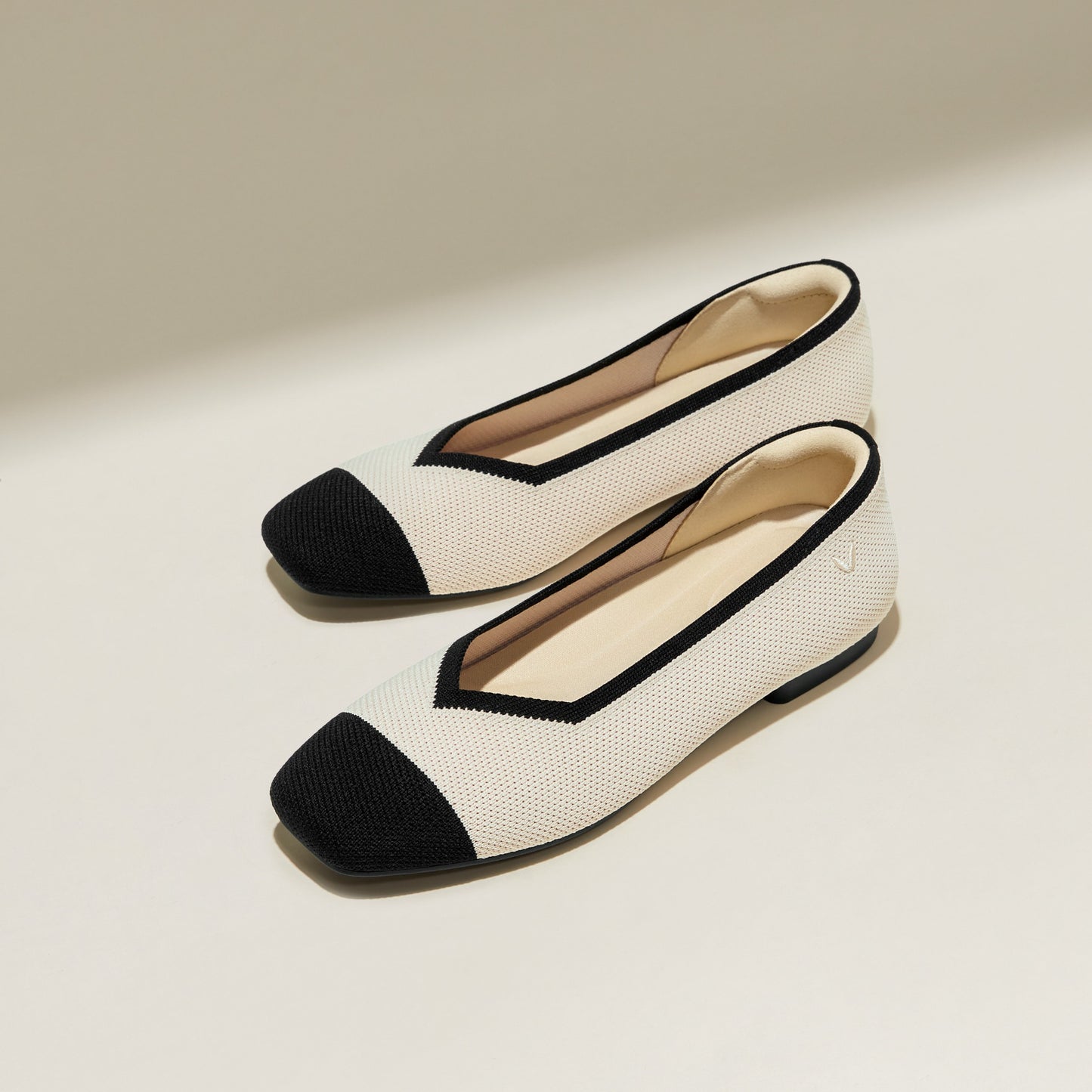 VIVAIA Margot 2.0 아이보리&블랙 제품 디테일
