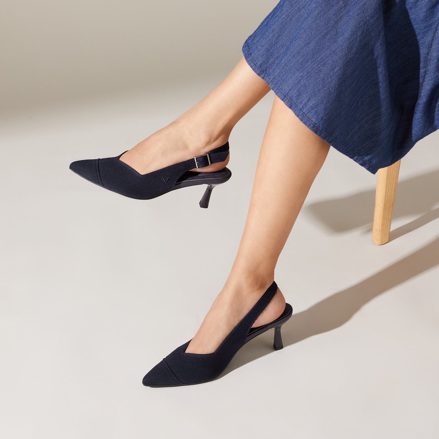 VIVAIA Addison 네이비 제품 디테일