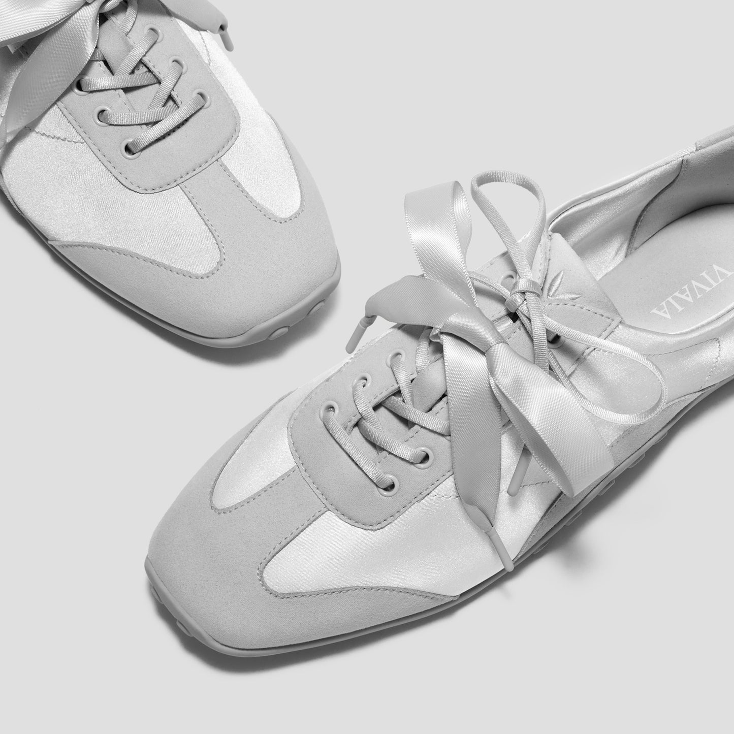 조거 스니커리나 (Carol)